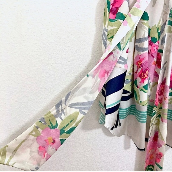 Elizabeth & James Floral Silk Charmeuse Tie Neck Sleeveless Blouse Top - Picture 9 of 13